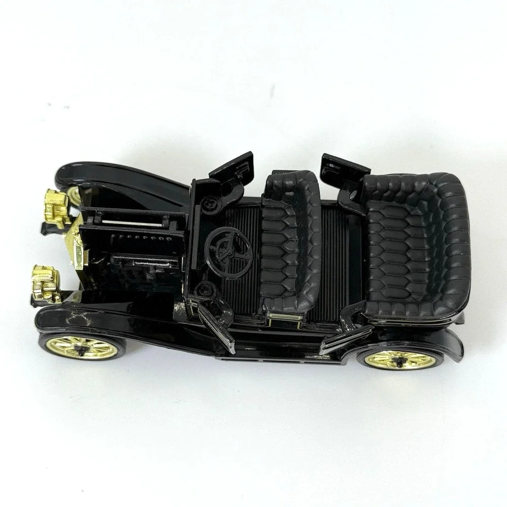 Vintage 1911 Chevy Classic Six Diecast Car Black Gold Trim Touring Convertible M
